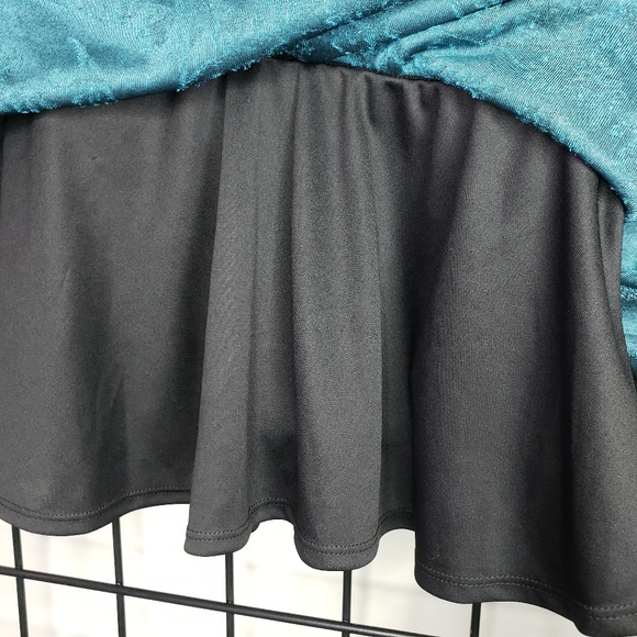 ⭐3/$20 Wild Fable Blue Velvet Crop Top - Picture 5 of 8